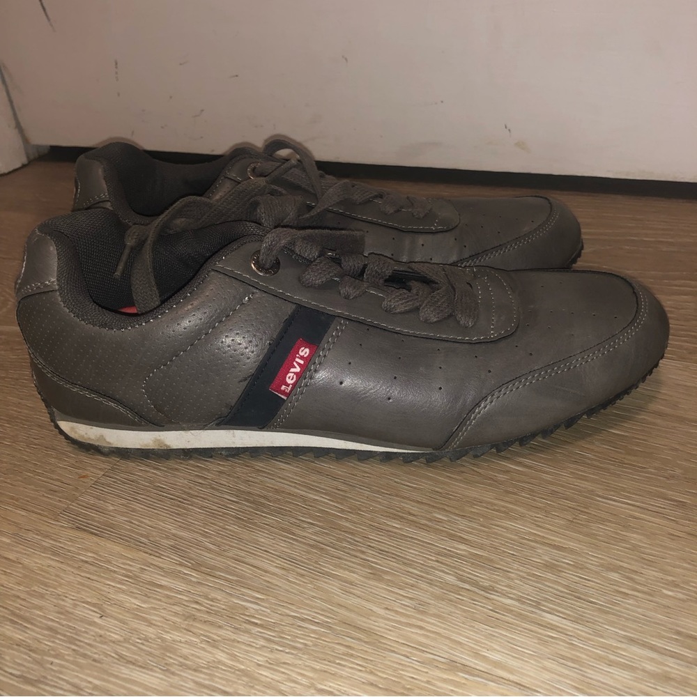 Levi’s mens sneakers runners size 7
